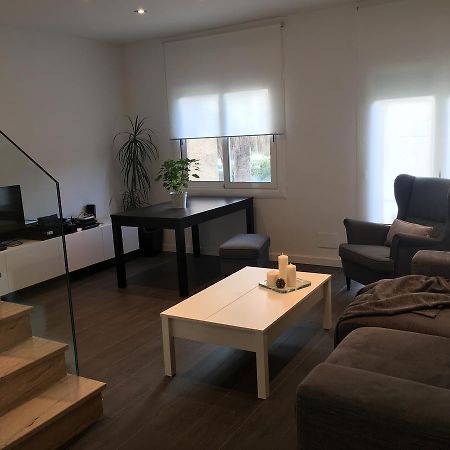Beach House Castelldefels Esterno foto