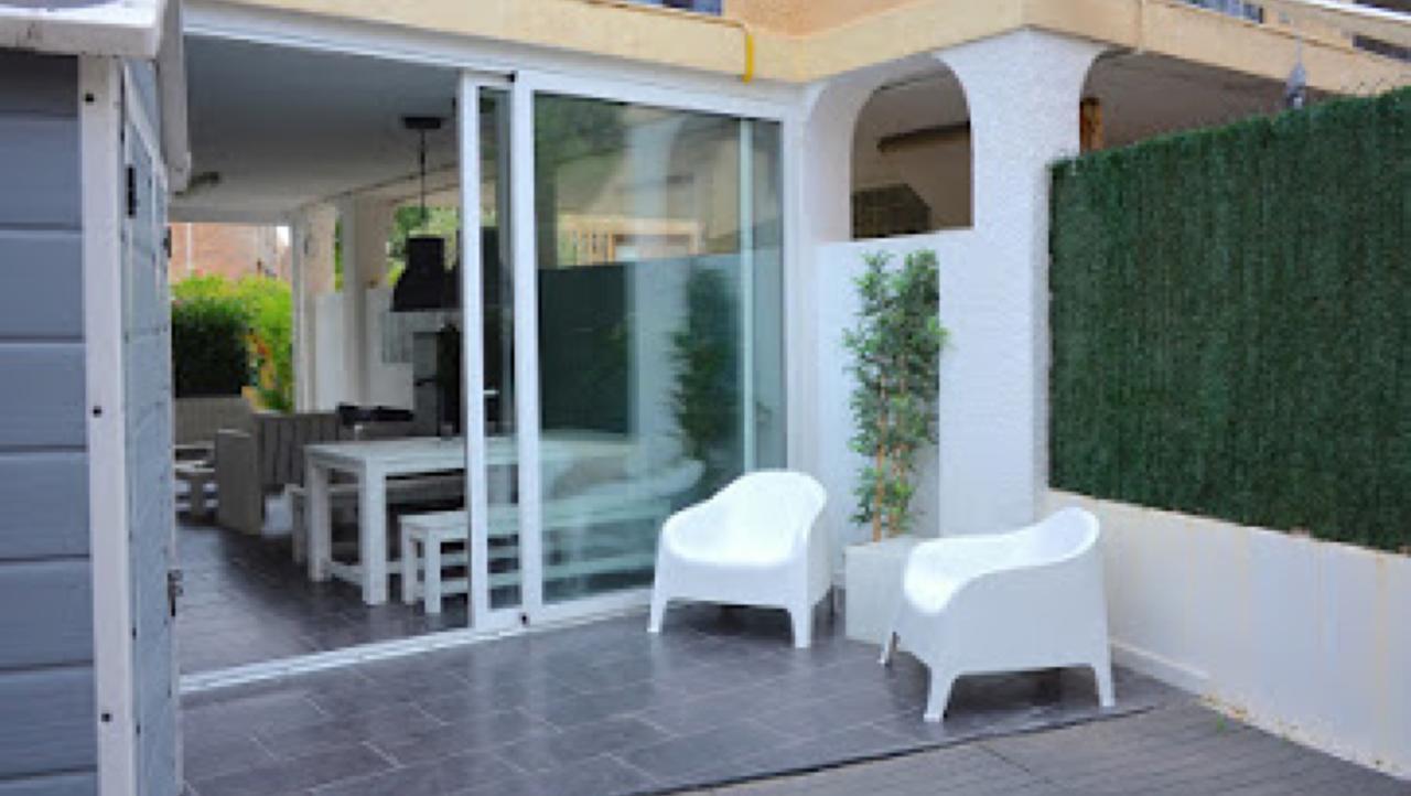 Beach House Castelldefels Esterno foto