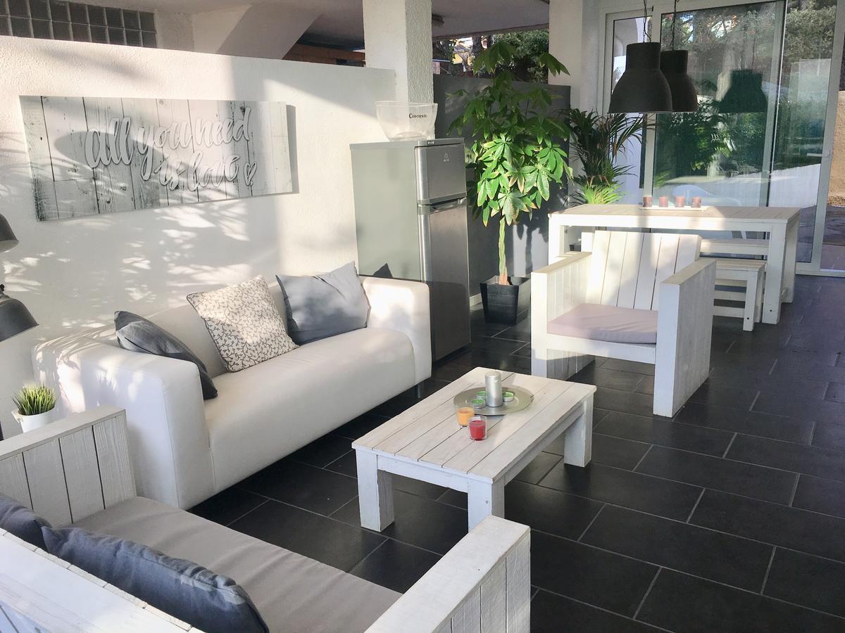 Beach House Castelldefels Esterno foto