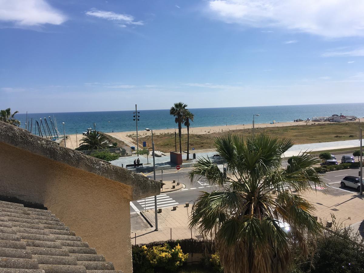Beach House Castelldefels Esterno foto