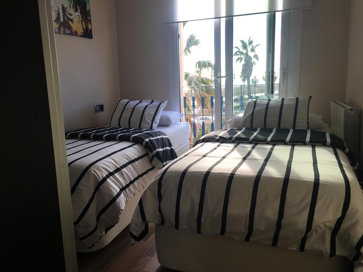 Beach House Castelldefels Esterno foto