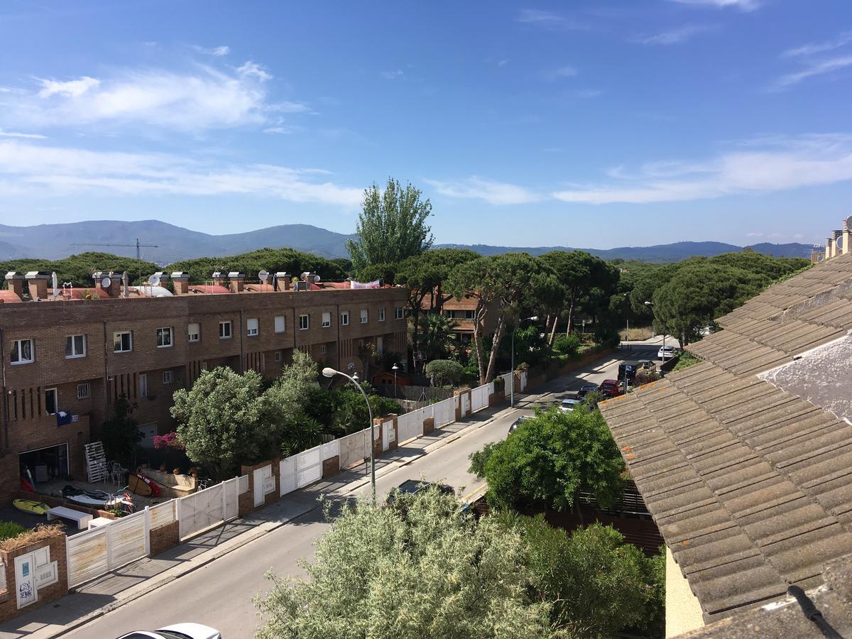 Beach House Castelldefels Esterno foto
